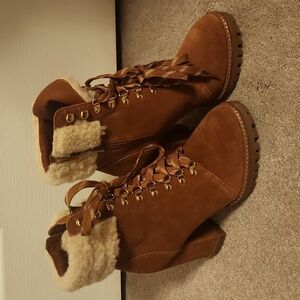 Gianni Bini lug sole heeled boots new without box